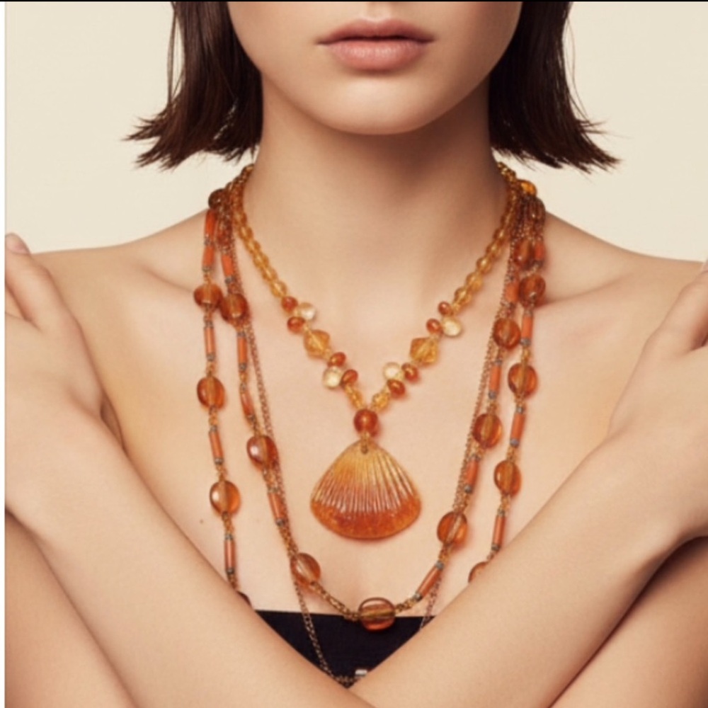 Amber set - seashell pendant necklace/glass bead necklace set